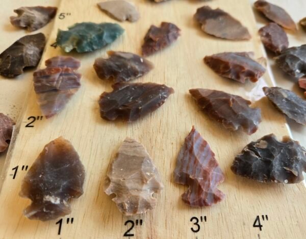 Small Agate Arrow Heads (Packs of 50)